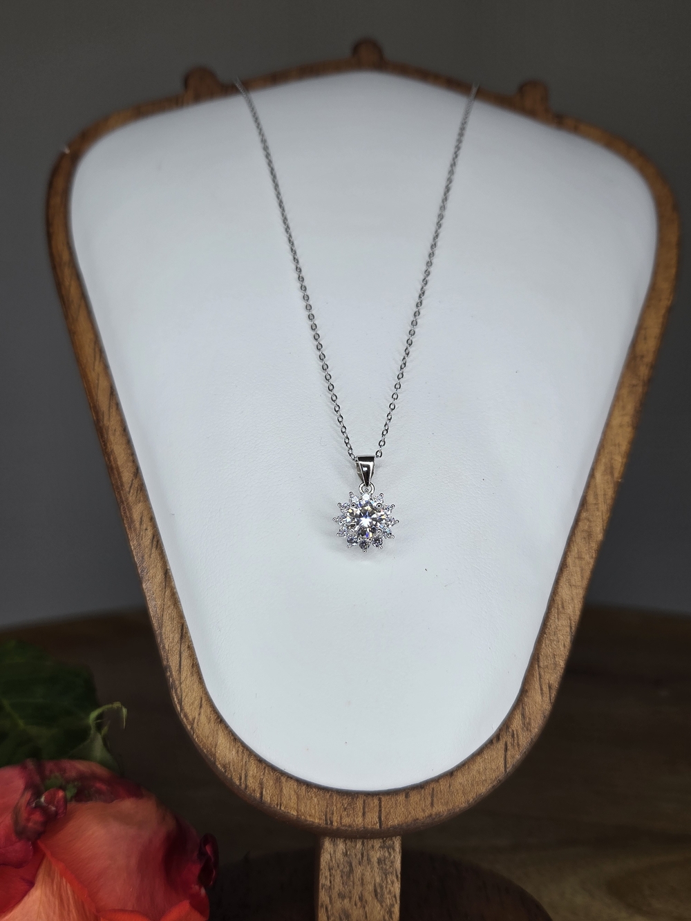 NWOT Sunflower/Snowflake/Sunburst Moissanite Sterling Silver925 Pendant Necklace